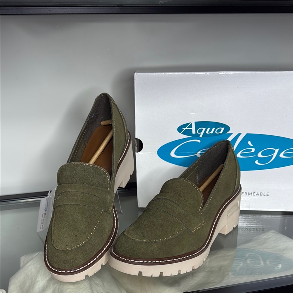 New Waterproof Aqua collage green Lug Loafers 8. 1/2
